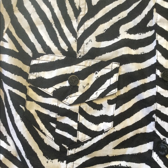 🚫sold🚫MK Michael Kors animal print button down shirt XS - Picture 4 of 4